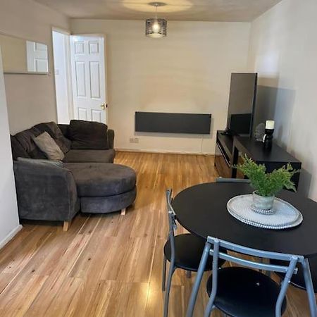 A Cozy Apartment In Barking Barking  Luaran gambar