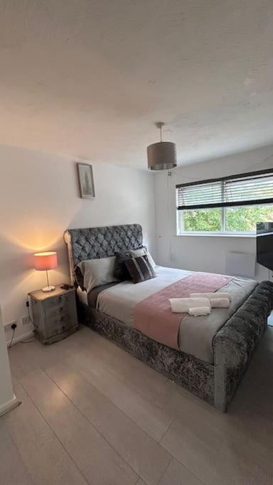 A Cozy Apartment In Barking Barking  Luaran gambar
